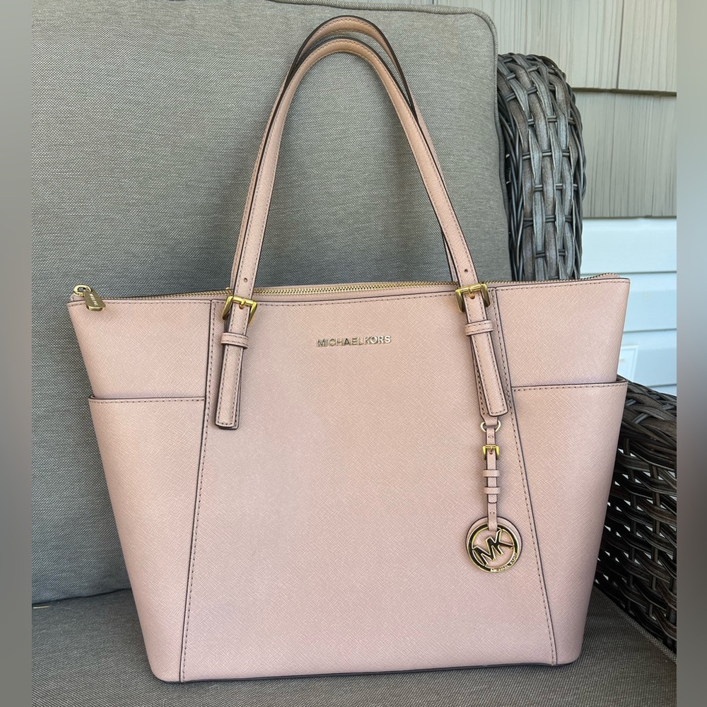 Michael Kors Charlotte Large Saffiano Leather Top-Zip Tote Bag